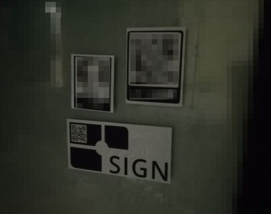 Milestone for my project. The first station of the "NFT Street Museum" has been placed. Tomorrow there will be the presentation, inaugurated with a #giveaway!

#nftart #nftcollector #NFTcollectibles @signArtApp