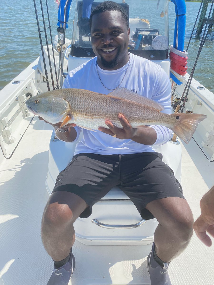Caught 2 huge red fish of shad fish bait and popping cork
