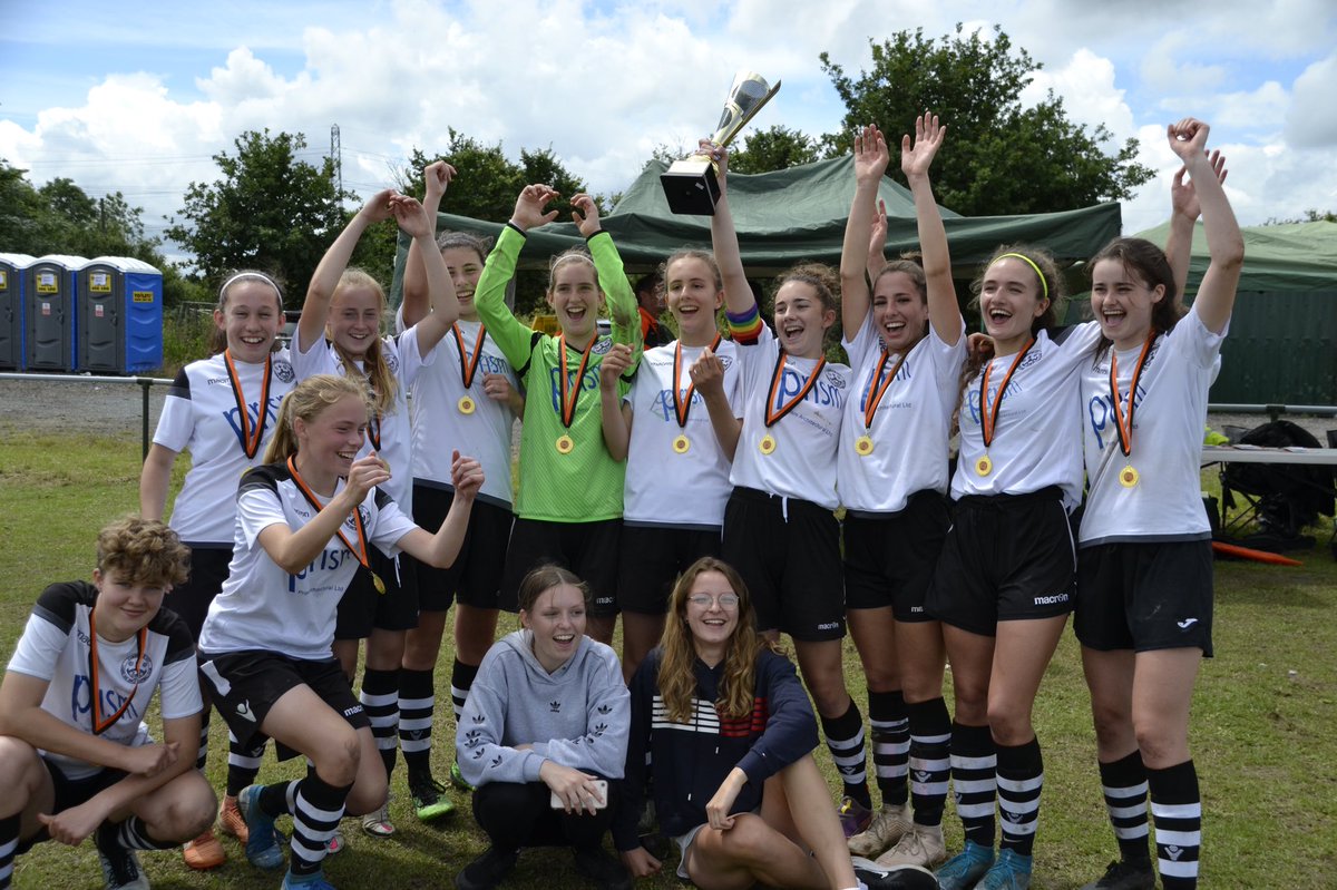 ClaireChaloner1's tweet image. Thank you @fc_rayleigh such a great well organised friendly tournament.  Came away with a 🏆 too- @CCFC_U15s