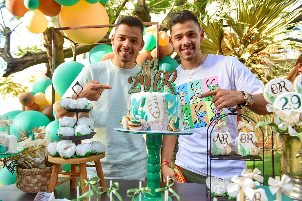 Gracias a todos por sus lindos deseos.
Cuídense mucho 😉
Dios los bendiga 🙏🏻