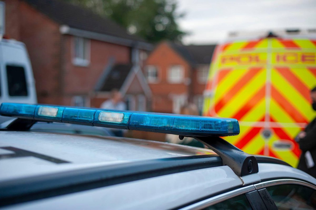 northumbriapol's tweet photo. We are aware of reports circulating on social media about a 4-year-old boy who was reported missing in Gateshead. 

We can confirm we are searching for a missing child but believe he is in the company of his father who is also missing, we urge the father to contact police. (1/2) https://t.co/60S6veOekc