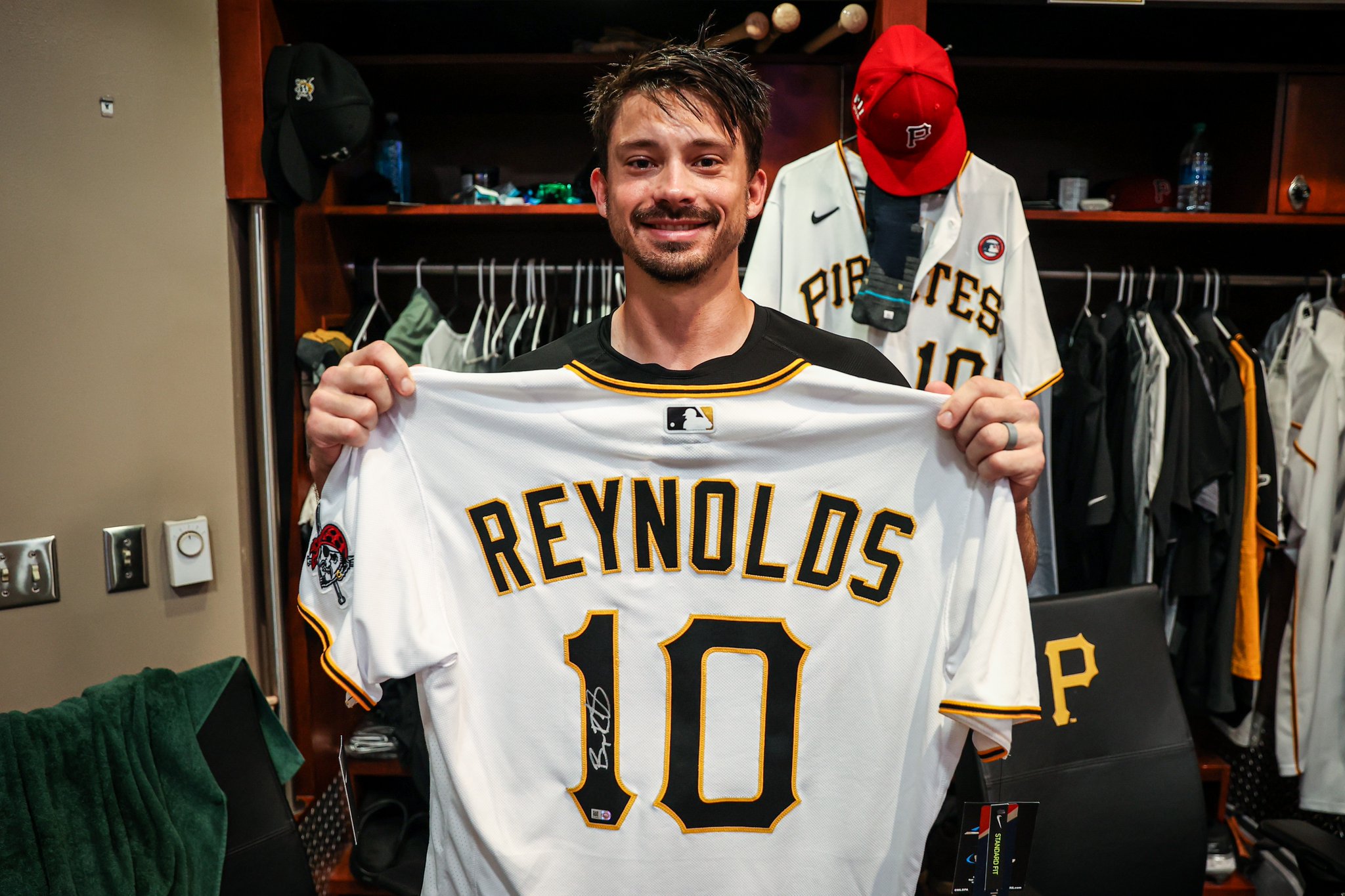 Pittsburgh Pirates on X: RETWEET THIS for a chance to win a signed Bryan  Reynolds jersey to celebrate his All-Star selection!   / X