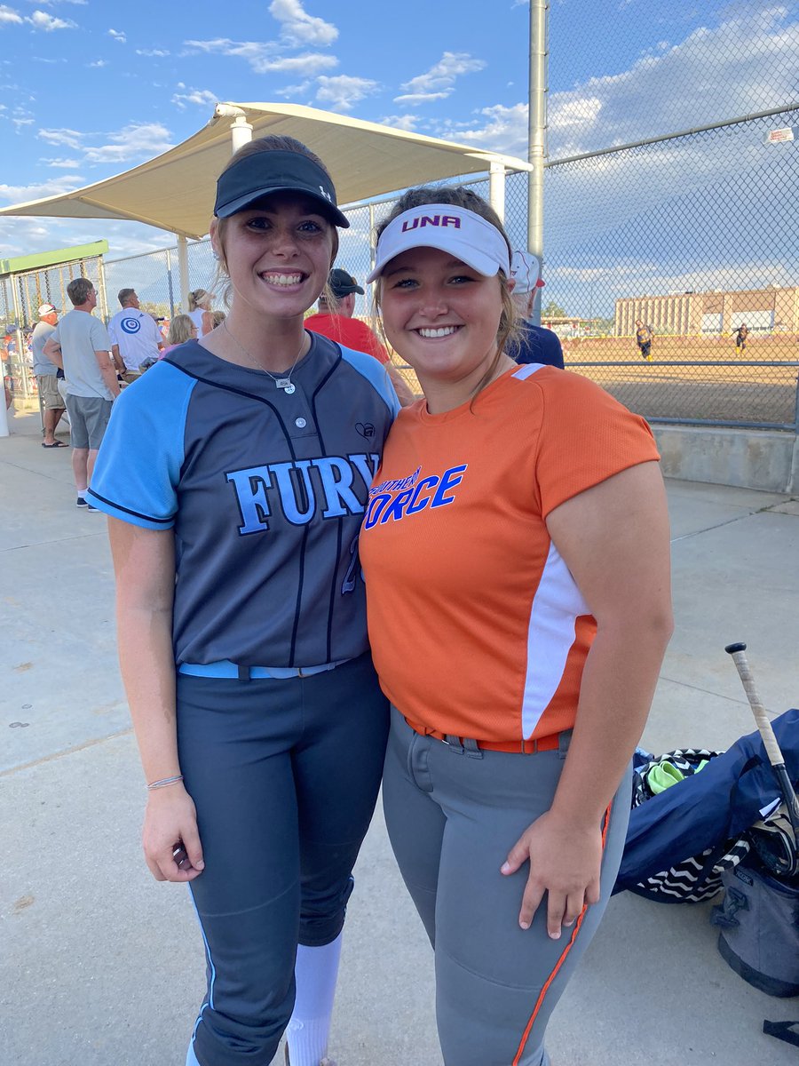 Great week in Colorado and I was able to meet one of my future teammates! #UNA <a href="/Acozart44/">Ashley Cozart</a> <a href="/Lindsey_T32/">Lindsey Thompson</a> <a href="/hgshollenberger/">Hannah Shollenberger</a> <a href="/UNASoftball/">North Alabama Softball</a>