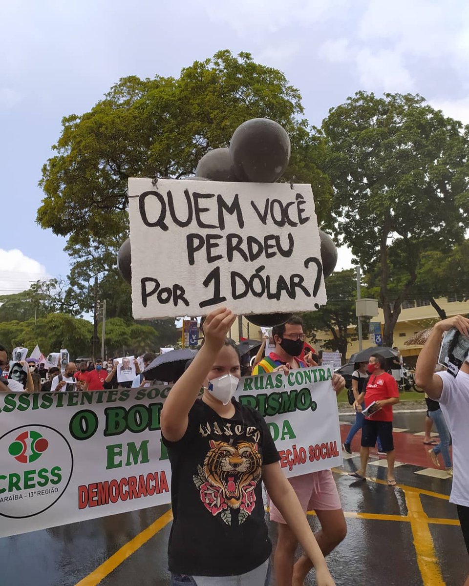 ptpb13's tweet photo. De todas as intervenções que denunciaram o genocídio em curso no Brasil, no ato #3j do último sábado (3), a mais sensível foi a que trouxe a presença de todos e todas que perderam a vida para a Covid-19.
🖤 #ForaBolsonaro #forabolsonarogenocida #PTdaParaiba #luto #lutamos https://t.co/NgSXkAC0QH