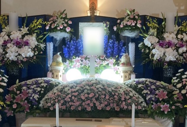 安心価格宣言！！
花家族の株式会社えにしです。事前相談・事前見積強化中！
お気軽にお問い合わせください！一都三県対応!  (link: enisi.co.jp) enisi.co.jp                                      
本日の施行風景  練馬区 寺院 本堂です。