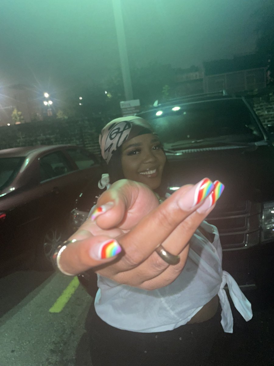 MaeHenderson_'s tweet photo. Everything I eat goes straight to my pockets.
#nolablackpride 🌈 https://t.co/8LuPFX3aCW