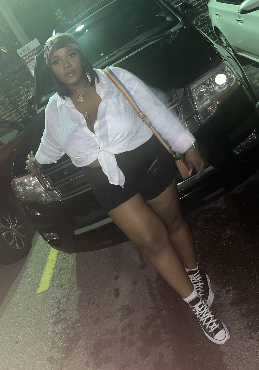 MaeHenderson_'s tweet photo. Everything I eat goes straight to my pockets.
#nolablackpride 🌈 https://t.co/8LuPFX3aCW
