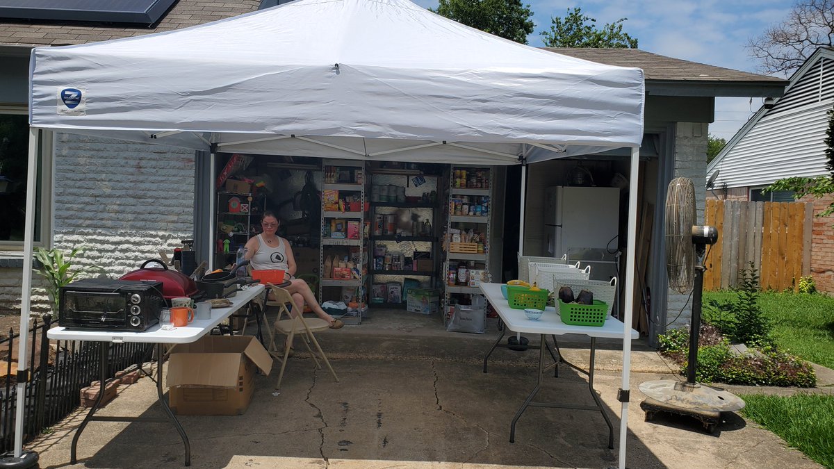 VerminInstitute's tweet photo. 1st Sunday and out pilot garage based food pantry is once again open.  Thanks to the generous donations of many friends of the institute and the pantry, we have expanded to two outdoor tables and have a large set of kitchen appliances. https://t.co/vNyXUDqTL9