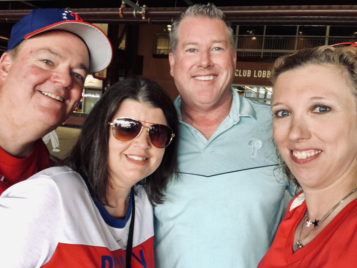 MurphsFanClub's tweet photo. #MurphsFanClub Illinois meets NJ/Philly. Good to meet ya, @Phillies14Fan &amp; Jennifer. Thanks a bunch, @GMurphInc. #Phillies #AuthenticFan #MurphsBACK #GoPhils #RingTheBell https://t.co/79Z0wlhExn