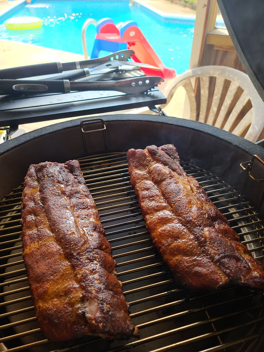 Let's smoke 'em! I rubbed my meat good today! 😊