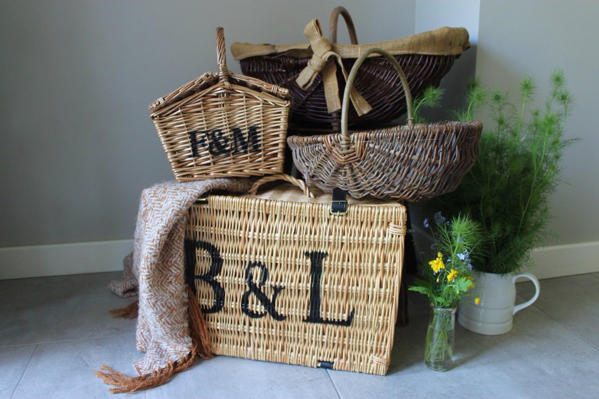 JosRiches's tweet photo. Wicker Hampers, Fruit Pickers Baskets Platters. Now in the shop.  https://t.co/L6cJ9ehKAa #summer #harvesting #vintage https://t.co/GAkXIrmaV3
