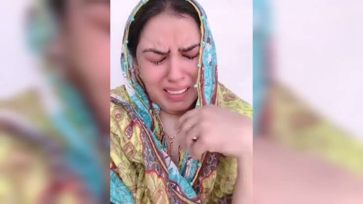 hatapheena's tweet photo. J humaray sath twitter per nahein rahay 😭😭😭 #comebackJ #RIPJ https://t.co/jELxDXrkvx