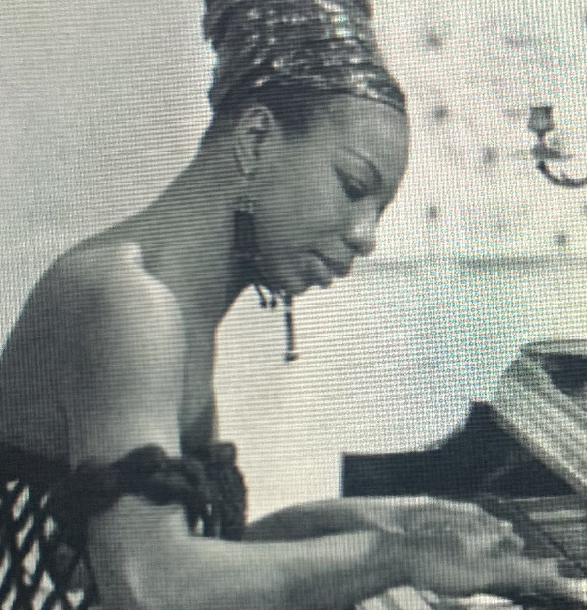Nina Simone -I put a spell on you. pic.twitter.com/JFmZiMIeKZ. youtu.be/ua2...