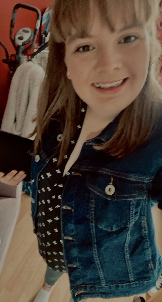 kdougan96's tweet photo. First wee night out in a while last Saturday with work. #lastweekend #firstnightout #saturdaynight #outonthetown https://t.co/bp8vLeJjMz