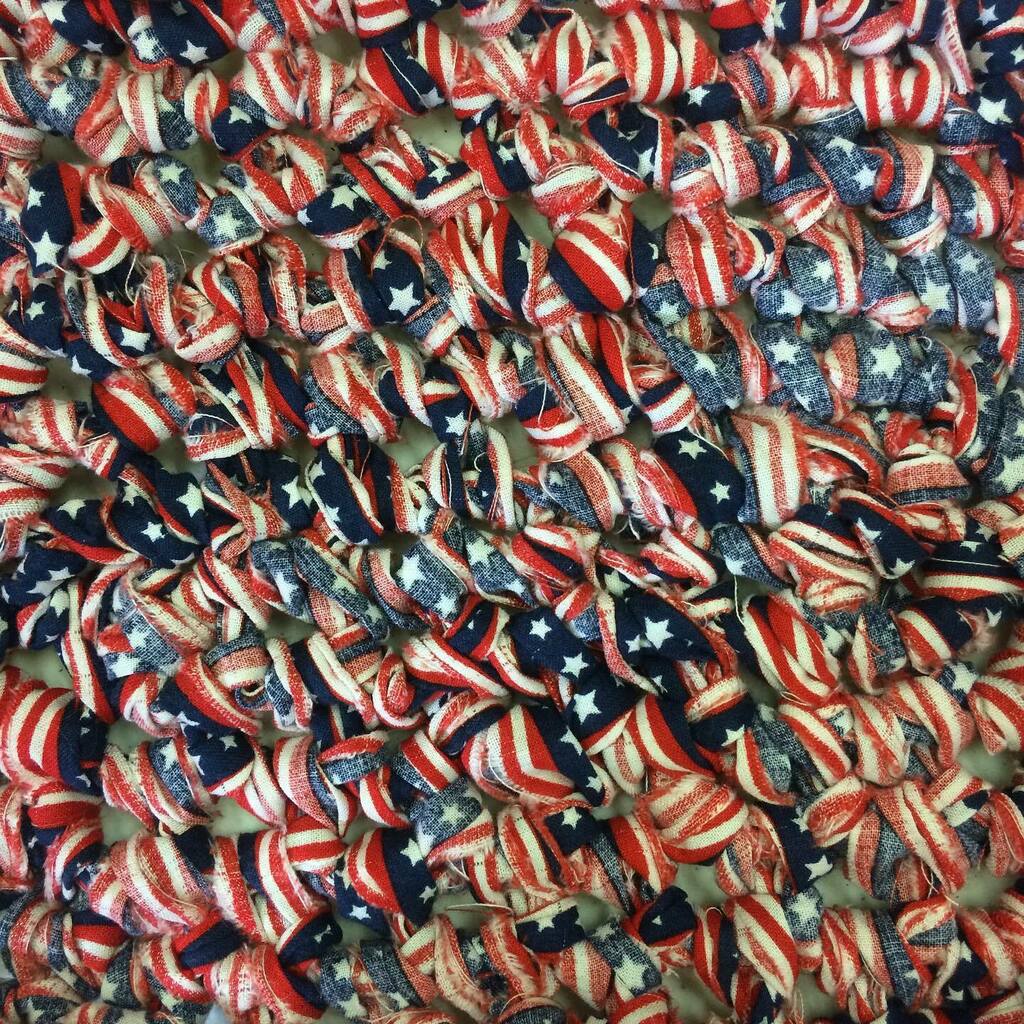 happy 4th!!! 

i serendipitously just came across this photo while looking for pics from @medomakfiberartsretreat in Maine, to let you know that it’s happening at the end of this month and there are a couple spots open!

i can’t remember whose rug this w… instagr.am/p/CQ6fbpFJFVK/