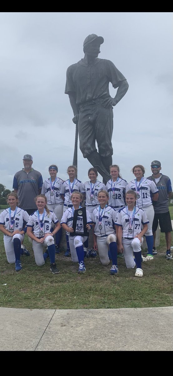 TrevorGore6's tweet photo. 7 Day Grind!!!! Coming up short in ITB. These girls had just as much fight as the first day!!!! Ending up 3rd at the @usssaspacecoast World Series. @IntensityGore @intensitykod #dontbegoodbegreat https://t.co/cY3MzQ1SpU
