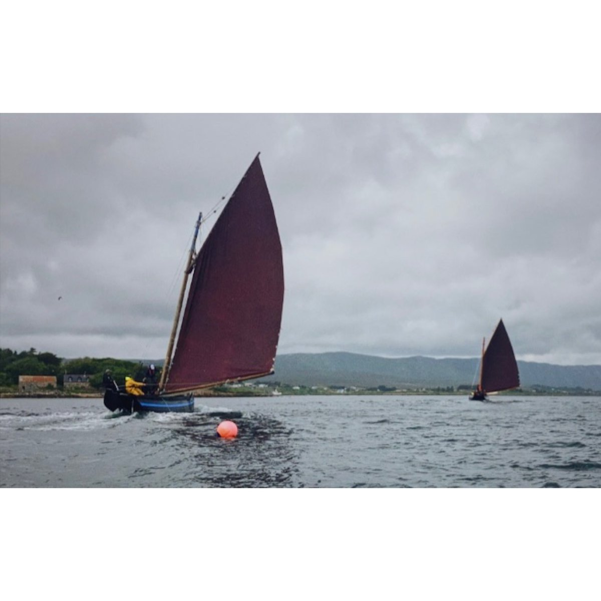 Na geallta báid seoil faoi lántseoil ⛵️⚓️ <a href="/Huiceiri/">Huiceiri</a> <a href="/CillChiarain/">Cill Chiaráin</a>