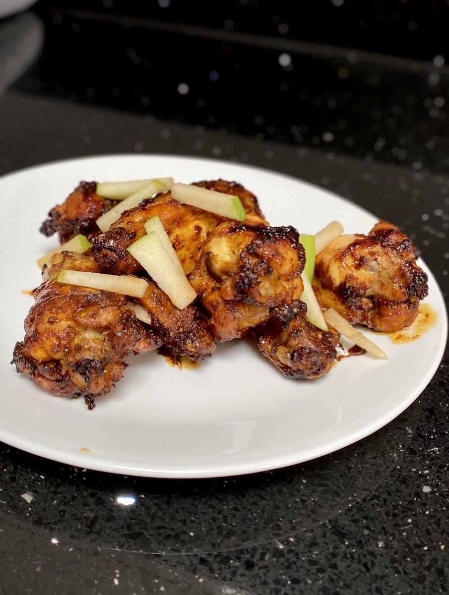 EssentialConner's tweet image. Fortunate enough to have a team of innovative chefs who create amazing recipes. Tried my hand at some miso caramel chicken wings this afternoon. essentialcuisine.com/recipes/miso-c…