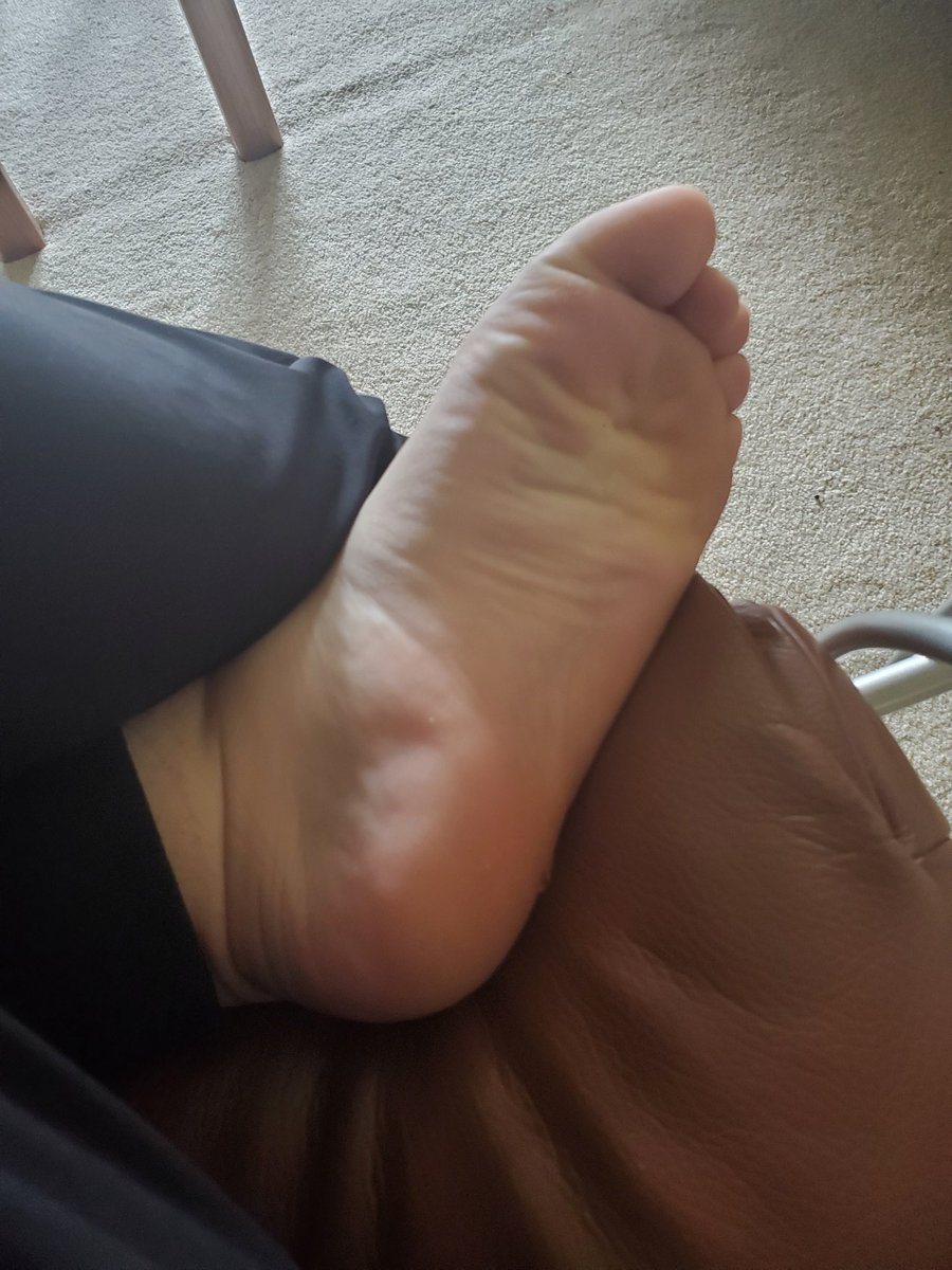 PrincexVault's tweet photo. Gone camping, just washed my poor feet for the first time in a couple days 😜 #feetpics #feetpix #sellingfeetpics #feetgod https://t.co/DyshpkoghS