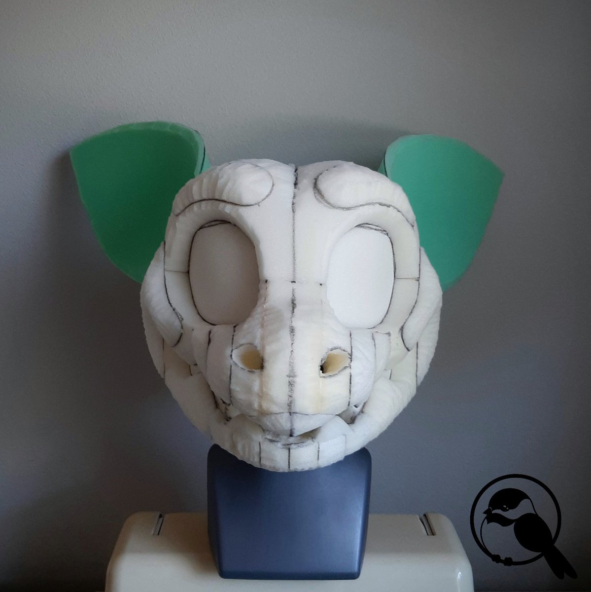 chickaspree's tweet photo. Had the opportunity to make some headbases for @/iridescentfur on Instagram awhile back, and the first two are these sweetbeasts! I also made some custom eyes for them which I'll post tomorrow ๐
#fursuit #furry #fursuitmaker #sweetbeast https://t.co/LdloacCI8v