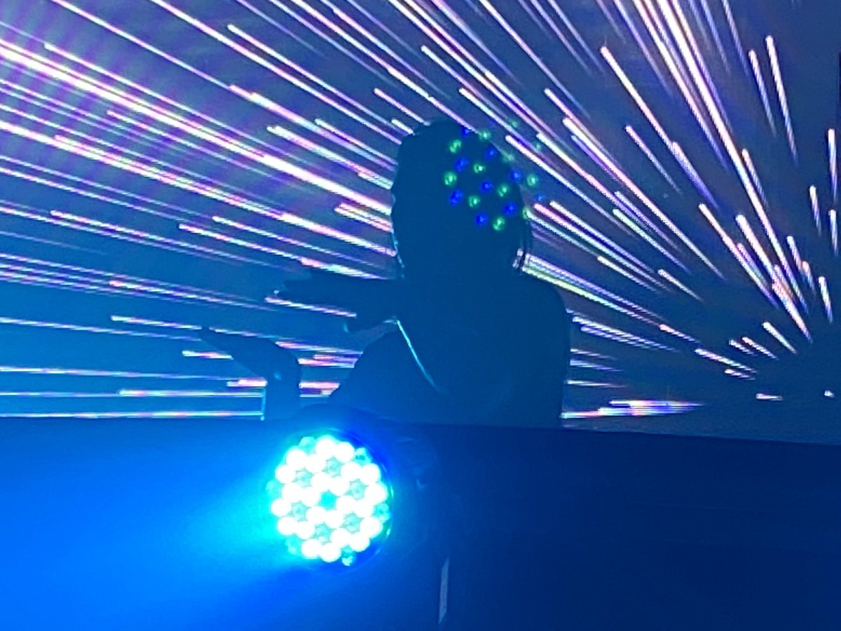 Kazidhea's tweet photo. @@gryffinofficial thank you for an amazing night in Tampa!! You had us all in a vibe! 🔥🔥 https://t.co/CNuPManjn4
