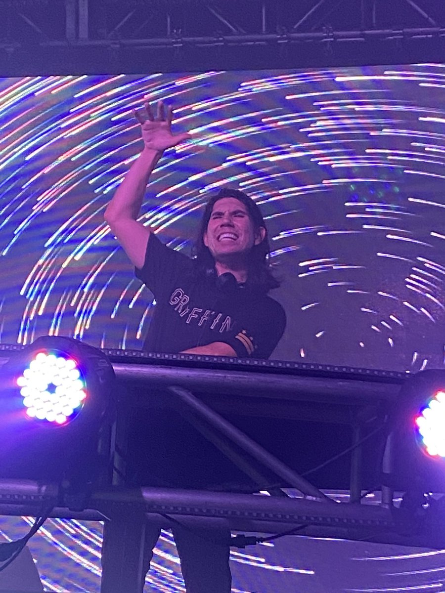 Kazidhea's tweet photo. @@gryffinofficial thank you for an amazing night in Tampa!! You had us all in a vibe! 🔥🔥 https://t.co/CNuPManjn4