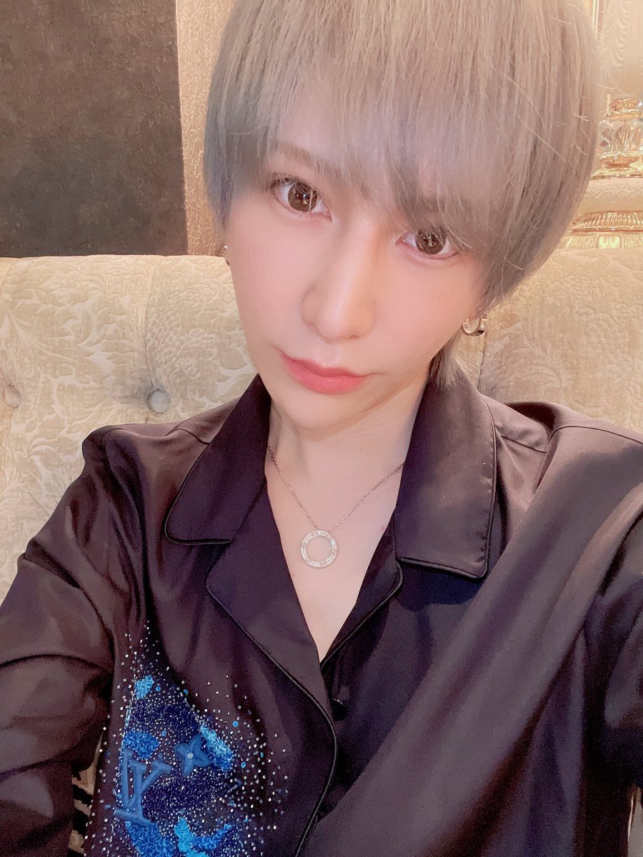 7miyavi7's tweet photo. イメチェンした〜低気圧うぜ〜💭☔️ https://t.co/98LYOzza5d