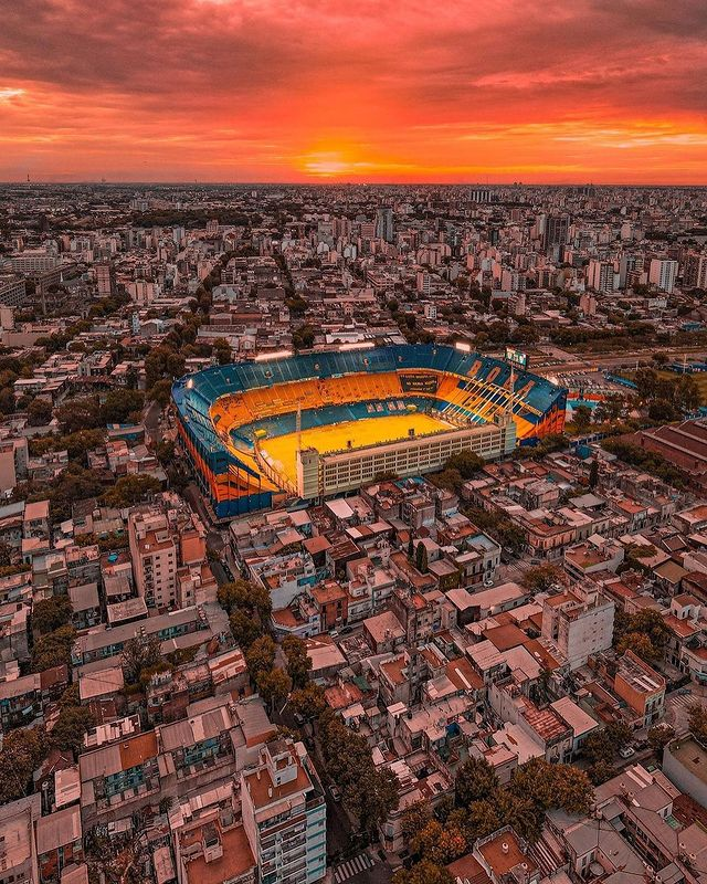 thecasualultra's tweet photo. What a view🤩
🏟 𝙇𝙖 𝘽𝙤𝙢𝙗𝙤𝙣𝙚𝙧𝙖 https://t.co/h3BiJDl60X