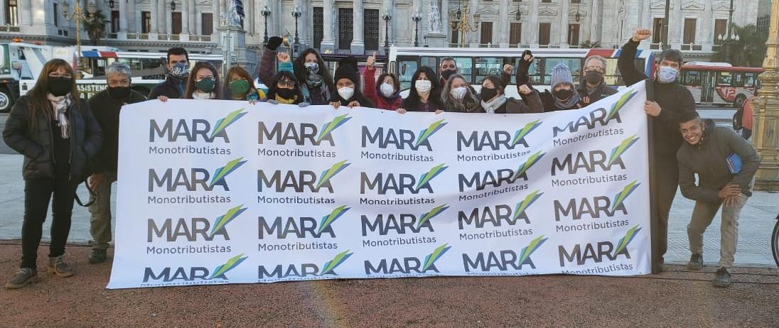 MARAMonotributo's tweet photo. Los #Monotributistas Cat A, B y C tributan x debajo d los índices de pobreza. Las tablas quedaron desactualizadas y el proy de ley no tiene en cta eso tampoco. #EnmendarNoEsAliviar . Escuchen a @MARAMonotributo p/ dar Alivio Real. Los dip NO 👂, ojalá el Senado SI. #DecimosBasta https://t.co/M3Z14fEbSv