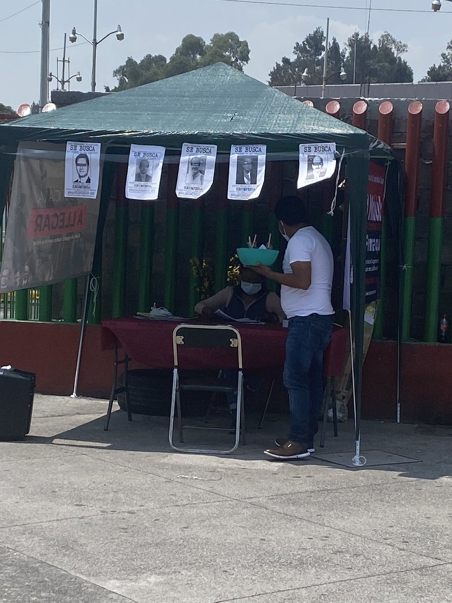 1Libelula1971's tweet photo. Manera 902 de identificar pndejos 🙄 
Recaban firmas para hacer algo que la ley les permite hacer sin necesidad de racabar firmas
#ConsultasPndejas de #DonPendejo https://t.co/qj6srJY8s5