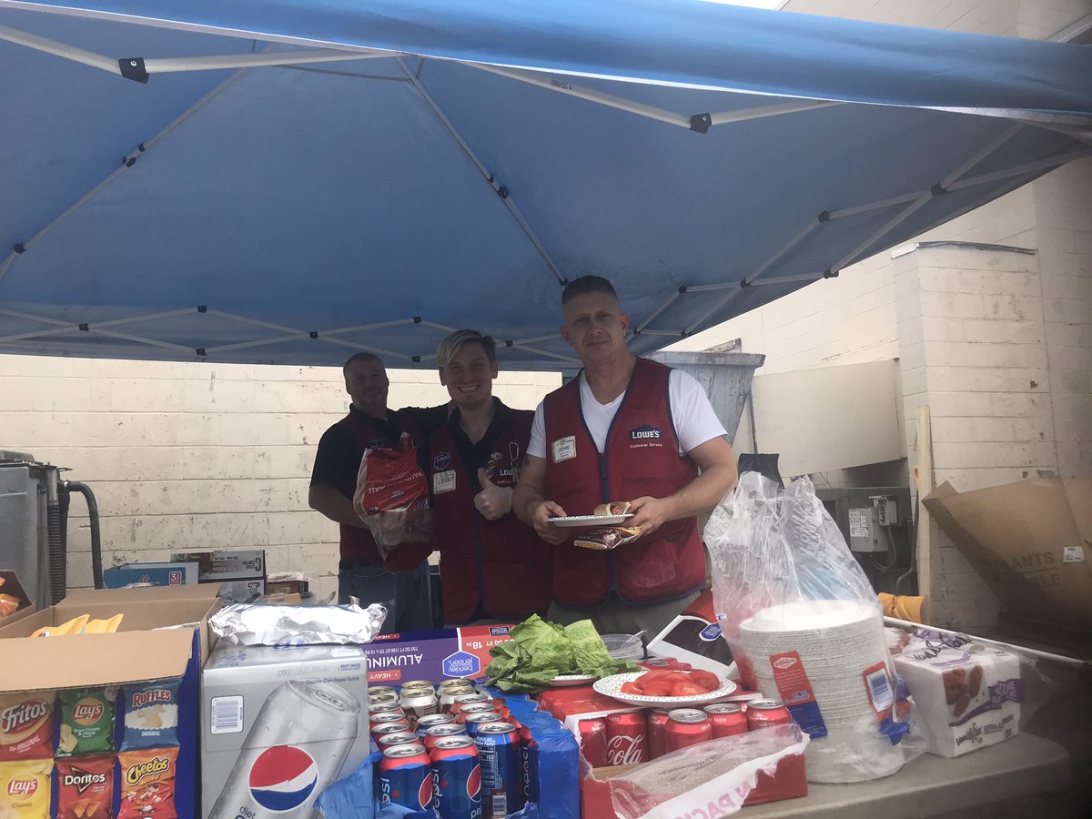 LowesWeymouth's tweet photo. Happy Birthday America from all of us here at @LowesWeymouth! Lenny and John are manning the grill to thank our associates for all that they do. Happy July 4th everyone! @MarkRockman  @Bracken73P https://t.co/xR0H16cMVm