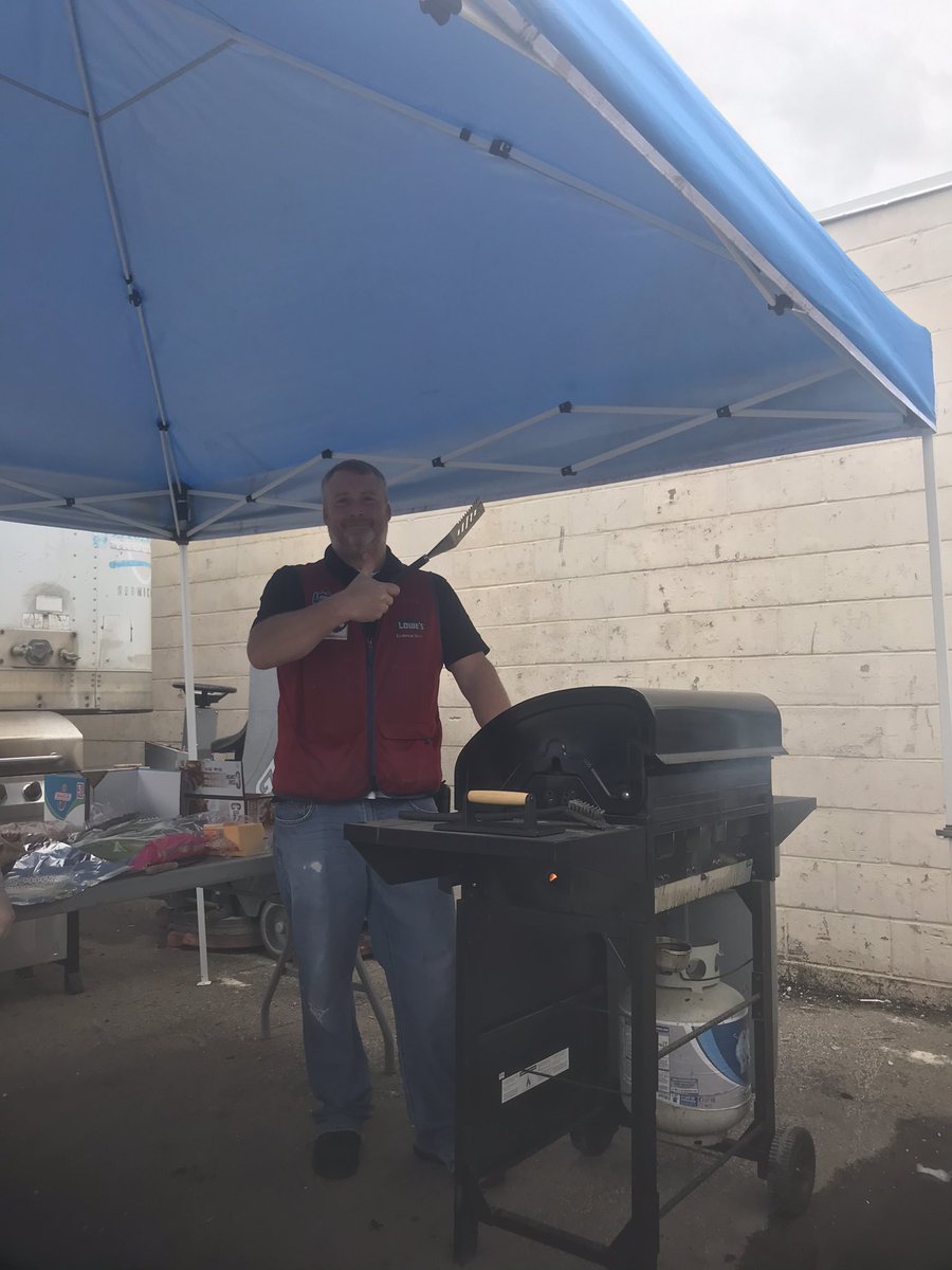 LowesWeymouth's tweet photo. Happy Birthday America from all of us here at @LowesWeymouth! Lenny and John are manning the grill to thank our associates for all that they do. Happy July 4th everyone! @MarkRockman  @Bracken73P https://t.co/xR0H16cMVm