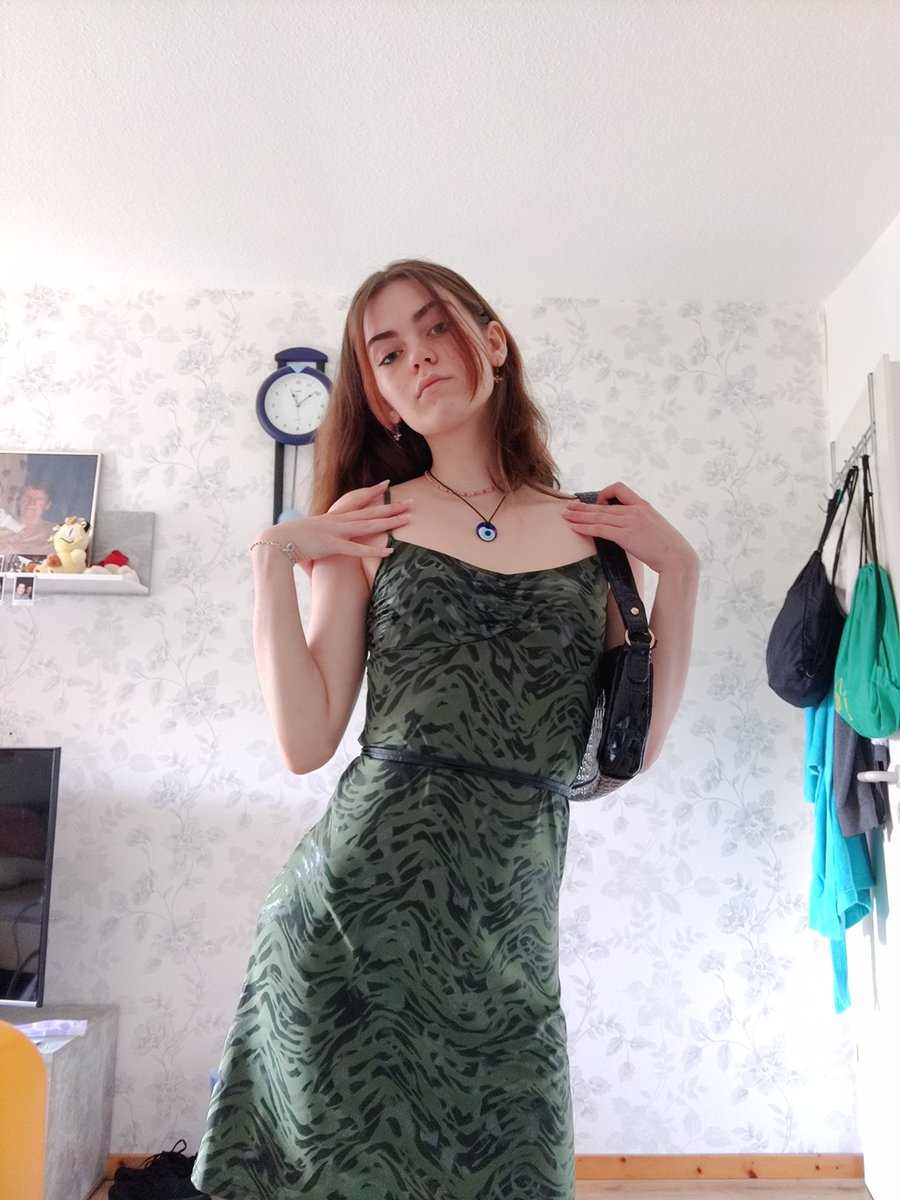 hummel🐝 tweet media