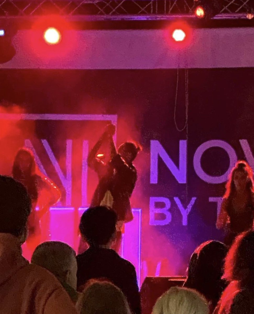 usmworld's tweet photo. 2021🍷🍷🍷@flyproject is back!! Soooooooo good to be back on stage!! 🙌🔥☝️🌏 
#FlyProject #show #party #concert #WeMakeTheWorldDANCE #LastNight #NovumByTheSea 
@usmworld @tudorionescu https://t.co/1s4iKklzM5