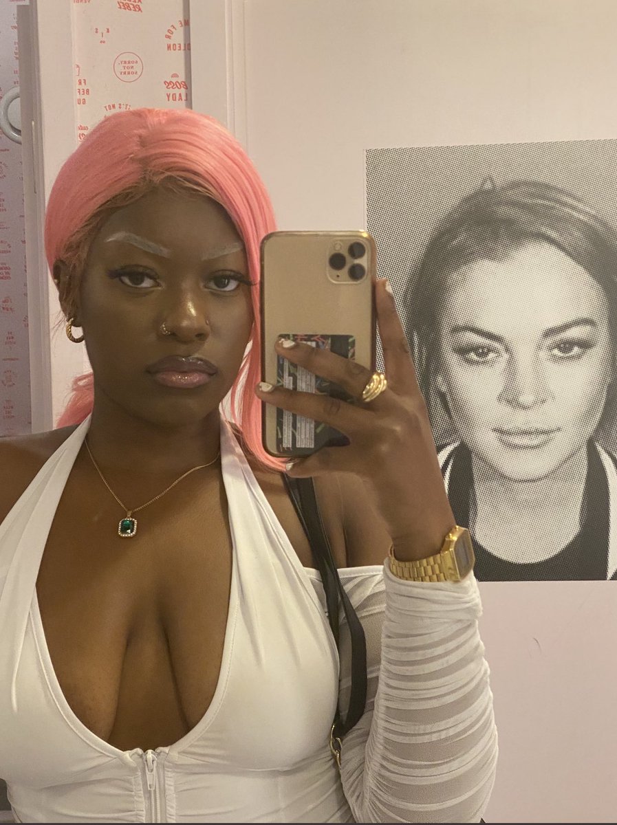 itskay19X's tweet photo. whole lotta pink🌸🧠🎀👛👚👙 https://t.co/FtfoA8igc4