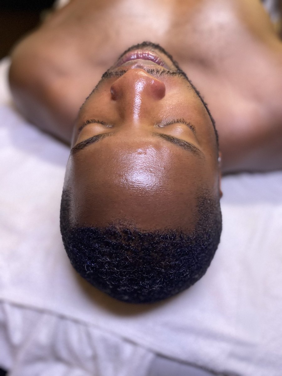 NaturalJewels15's tweet photo. Eucalyptus Honey GLOW Facial
#mensgrooming #ingrowhairremoval #blackesthetician #planoesthetician #dfwesthetician  
 https://t.co/SiNmkvld6E https://t.co/5TZelmlE9E