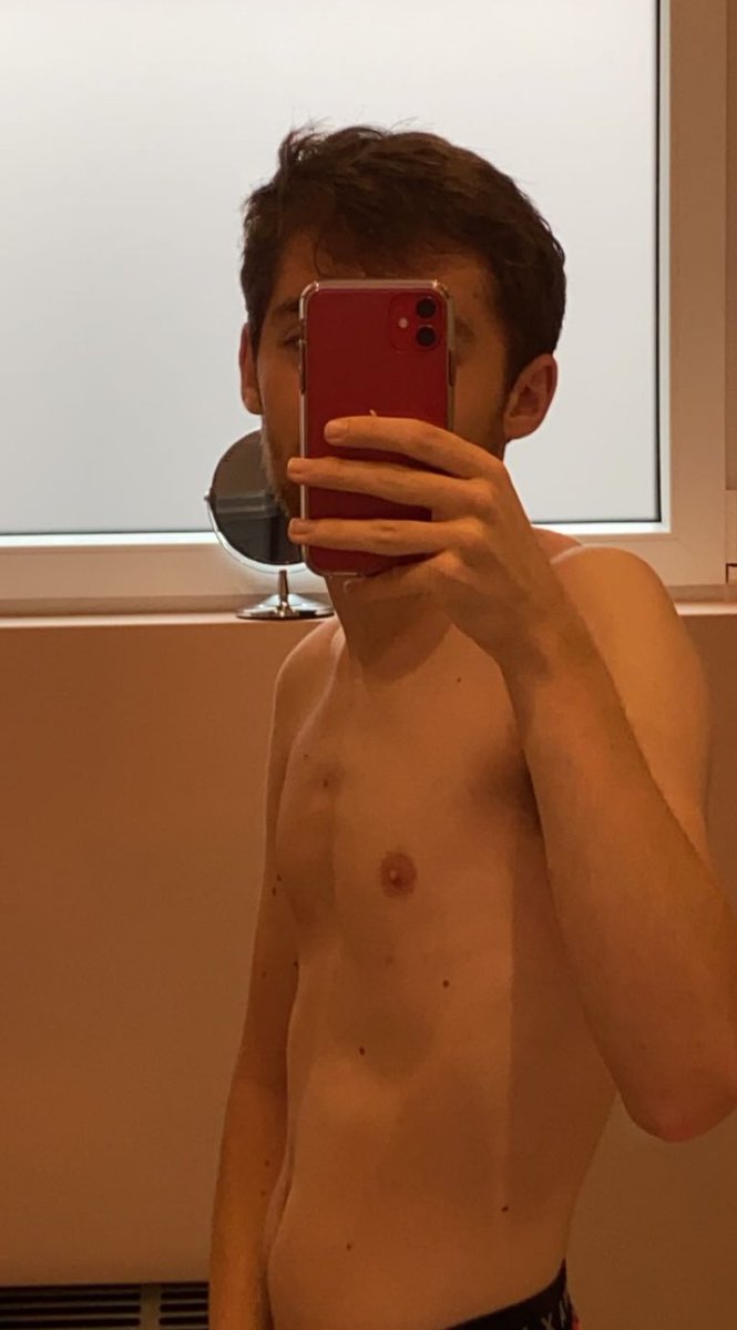 Benou2901's tweet image. Mes toutes premières photos ici 😖 👉🏻👈🏻#BeautyLGBTQIA