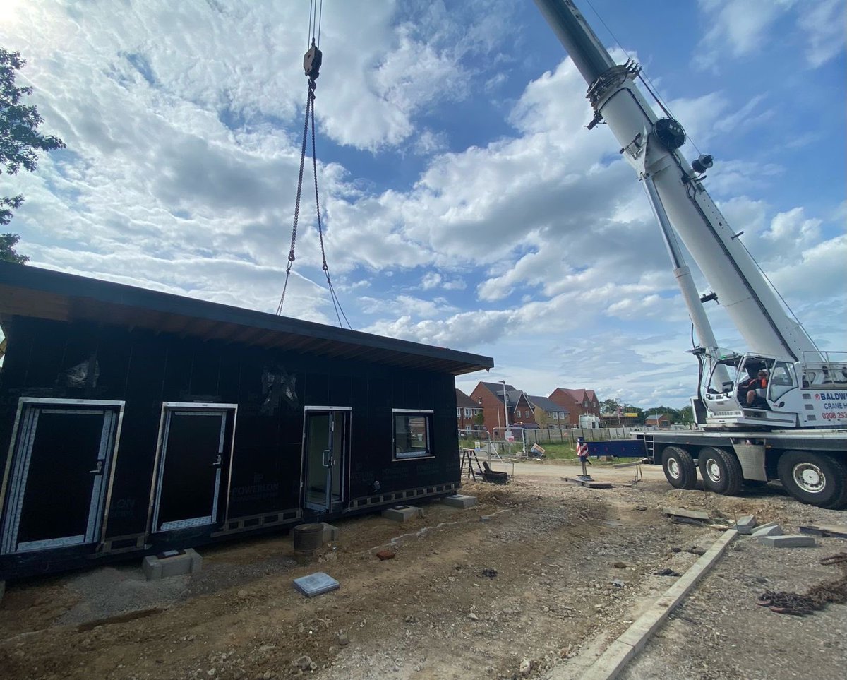 HeavyLiftHQ_'s tweet image. Baldwins Crane Hire, Mobile Crane installing Modular Buildings

📸 DLH Lifting Services @BaldwinsHEAVY #ModularBuildings #PremierModular #Portakabin #IntegraBuildings #ElliottBuildings #CatFoss #NHS #Education