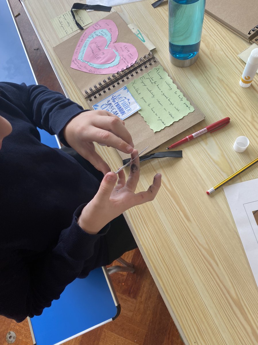 IPMATTowngate's tweet photo. Year 6 have been enjoying creating their books together in their Luggage for Life intervention. #PSHETPA #class56TPA https://t.co/8sahxzHhHB
