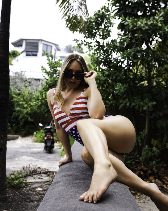 2 pic. Happy 4th of July! ?? Wishing you all a fun and safe weekend with your family & friends! ❤️? https://t