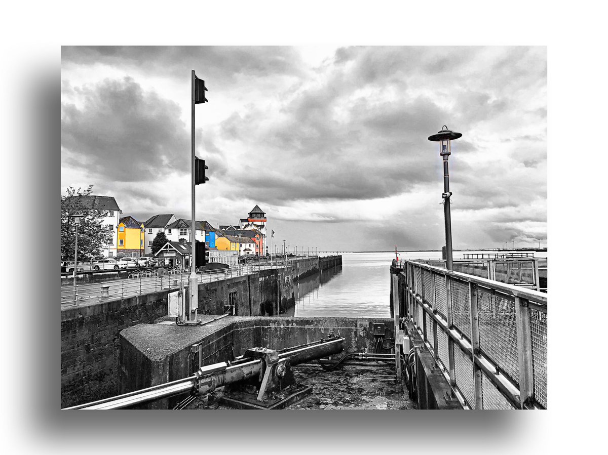 Jensonsartcafe's tweet photo. #portishead #portisheadmarina #photography #blackandwhitephotography #picoftheday #photooftheday #thephotohour #marina #barage #riverseven https://t.co/e4gZdvLA2j