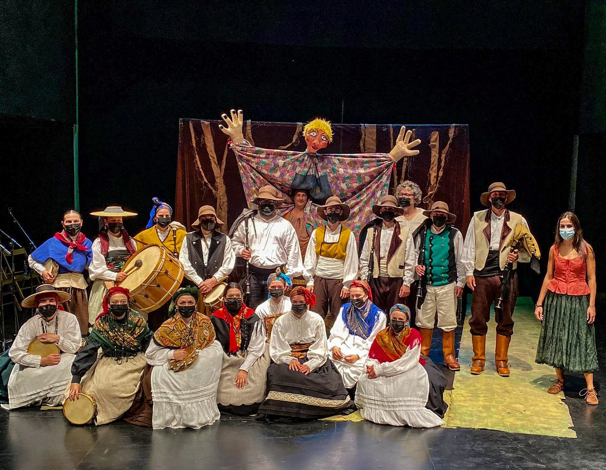 O venres colaboramos nunha experiencia ben bonita !!!!🎭🎭Moito disfrutamos 😍😍
Graciñas A Xanela do Maxin por darnos a oportunidade e o concello de Arteixo por facelo posible.
#musicatradicional #DACCultura #deputaciondacoruña #xiradela #CulturaSegura #ConcellodeArteixo