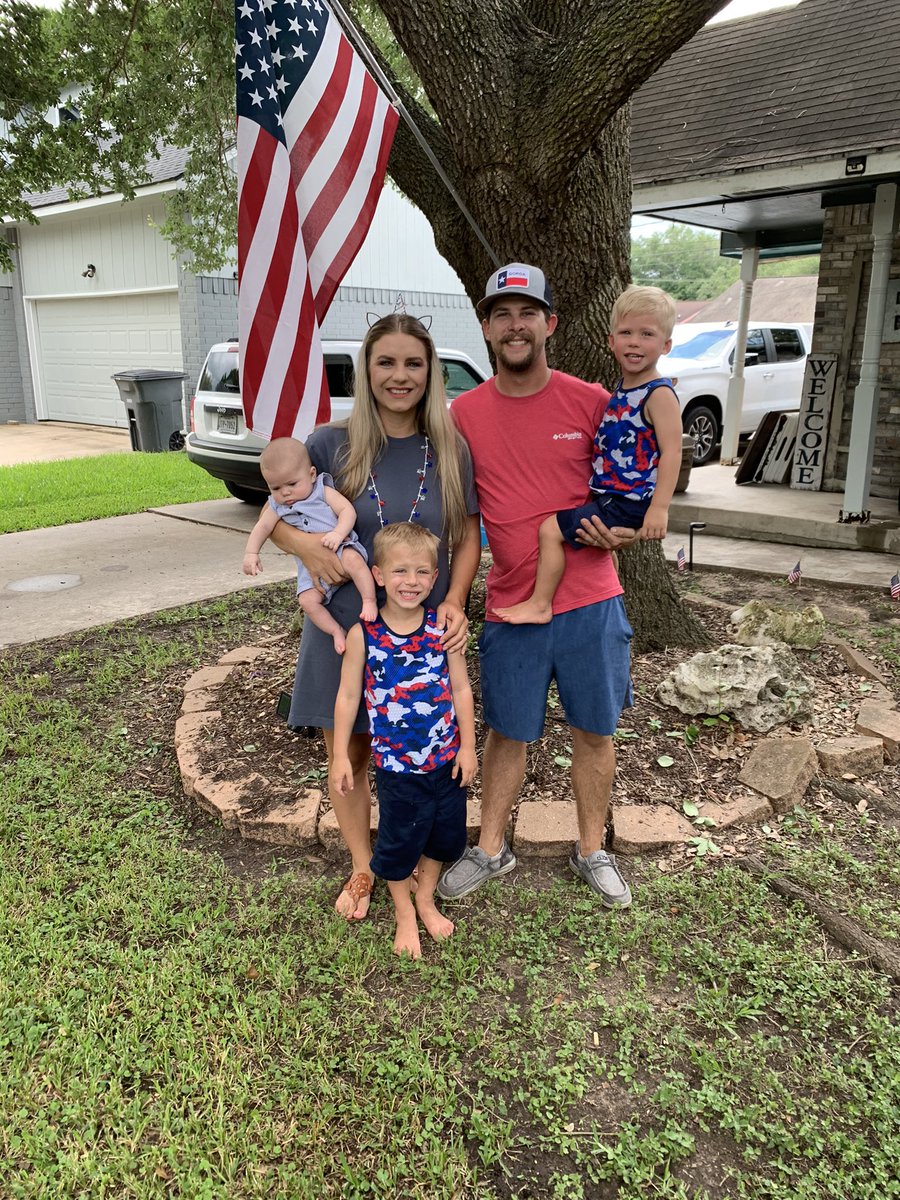 _cristinnn's tweet photo. Happy fourth! 💙 https://t.co/LGrwNXfbVT