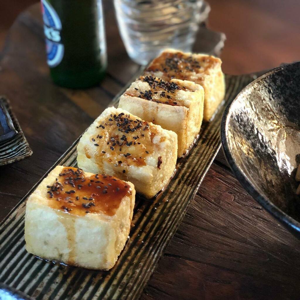 Agadashi tofu with sesame teriyaki dressing, yakisoba, sweet corn and courgette fritters 
•
#vegan #plantbased #veganrecipes #veganrecipes #homemade #homecook #homecooking #cookingastorm #foodporn #healthy #healthylifestyle #weewoo #thatwookitchen #w… instagr.am/p/CQ6kovzLj_4/