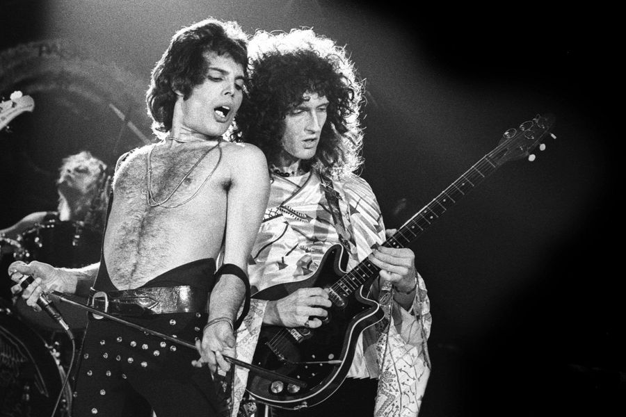 lofcr1's tweet photo. Freddie Mercury &amp; Brian May https://t.co/Hm6qEIRpbf