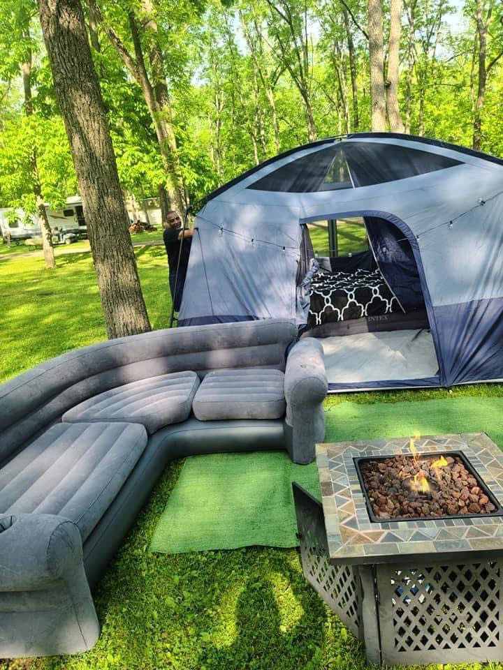 Saveitbruh's tweet image. I want to go camping like this