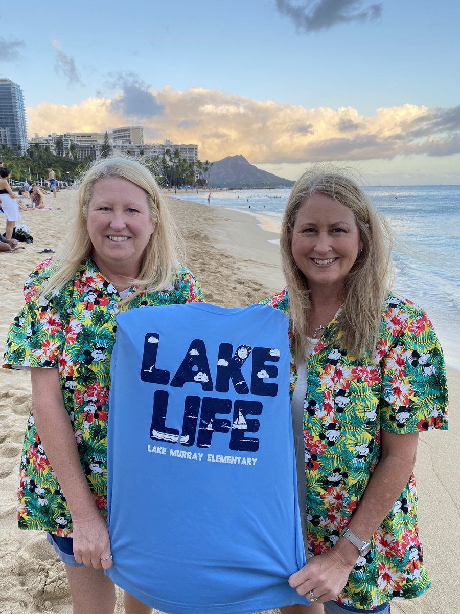 nunnery_k's tweet photo. Mariners! What are you doing for some summer fun? Guess who is in Hawaiโi????@MarinerMates #Lex1SummerFun https://t.co/JpX64ipu0v