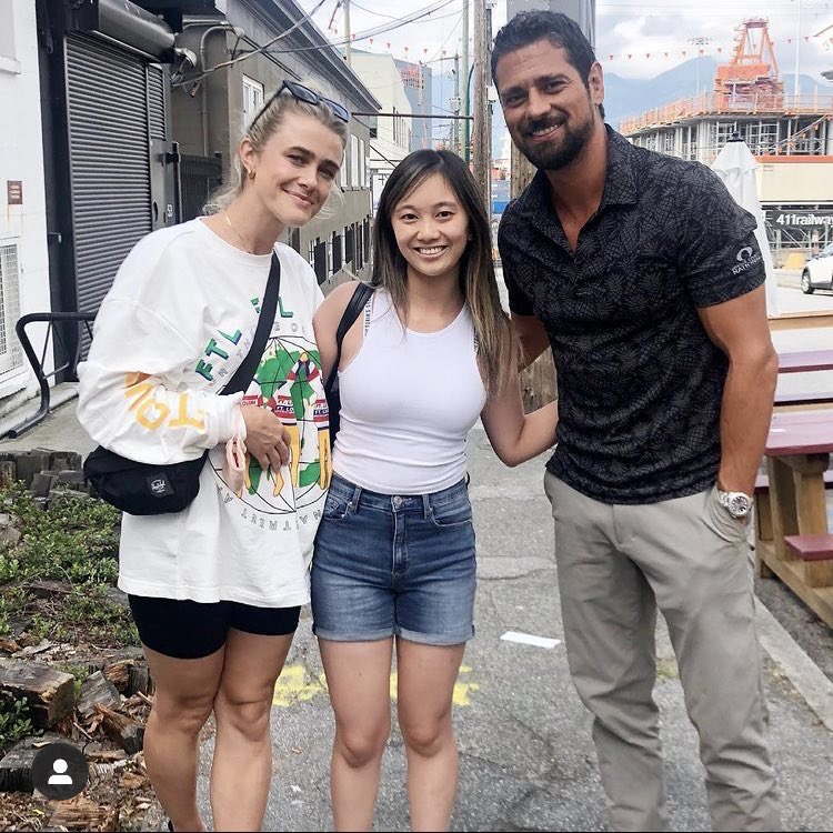 RoxburghCentral's tweet photo. a lucky girl had the chance to meet Melissa and JR a few days ago🥰 #SaveManifest 

pic : @/itslaurenvancity on instagram https://t.co/2OiY5J7yEs