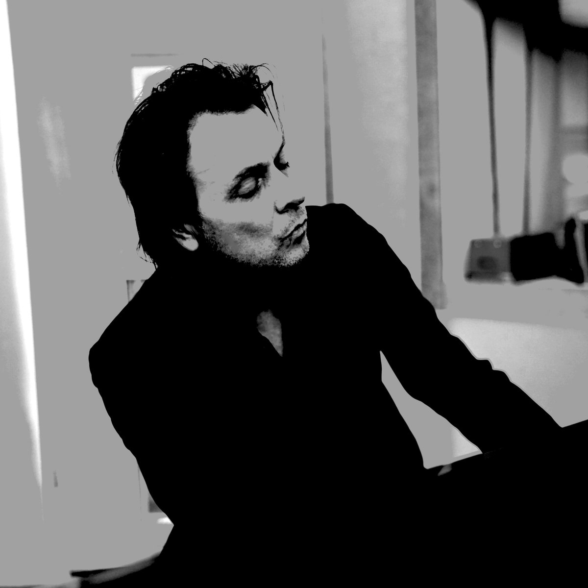 KlangMartyn's tweet photo. #TimsTwitterListeningParty  

The power of love gives us hope or belief that there is something greater!
Something that helps overcome the fear of impermanence.
Life gives us a certain amount of time to find the pleasure of existence. https://t.co/KWcRqURyVH