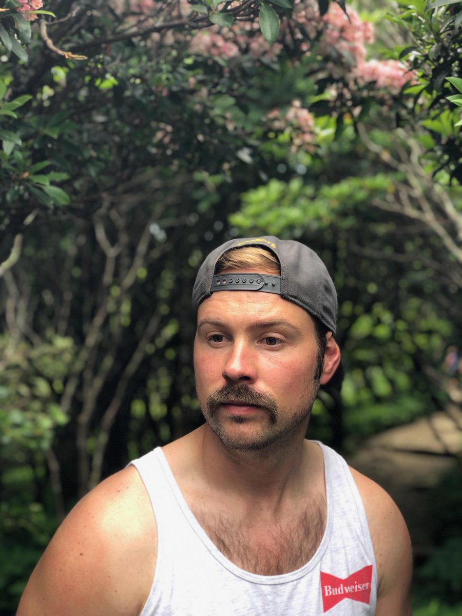 KDS773's tweet photo. Felt cute, might get drunk later. @budweiserusa @Budweiser @danabeers https://t.co/TjDqw6uUWI